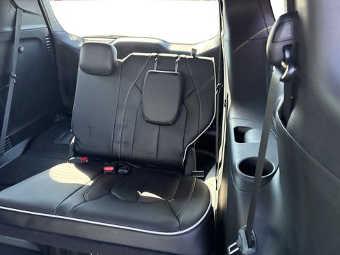 New 2026 Chrysler Pacifica Limited image 29