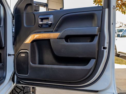 Used 2019 Chevrolet Silverado 2500 LTZ w/ Duramax Plus Package image 36