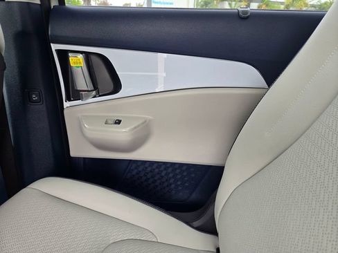 New 2026 Kia Carnival SX Prestige FWD image 7