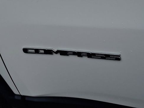 Used 2020 Jeep Compass Latitude AWD/4WD image 30