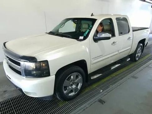 Used 2011 Chevrolet Silverado 1500 LTZ w/ LTZ White Diamond Edition RWD image 1