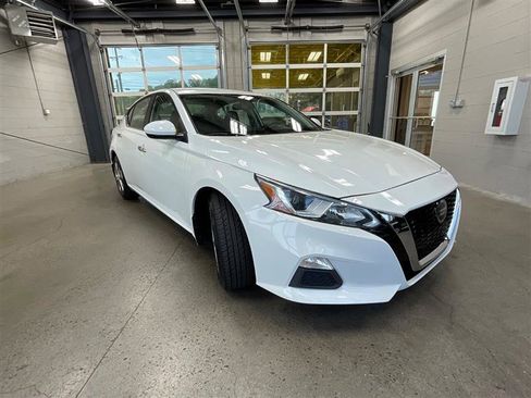Used 2019 Nissan Altima 2.5 S FWD image 7