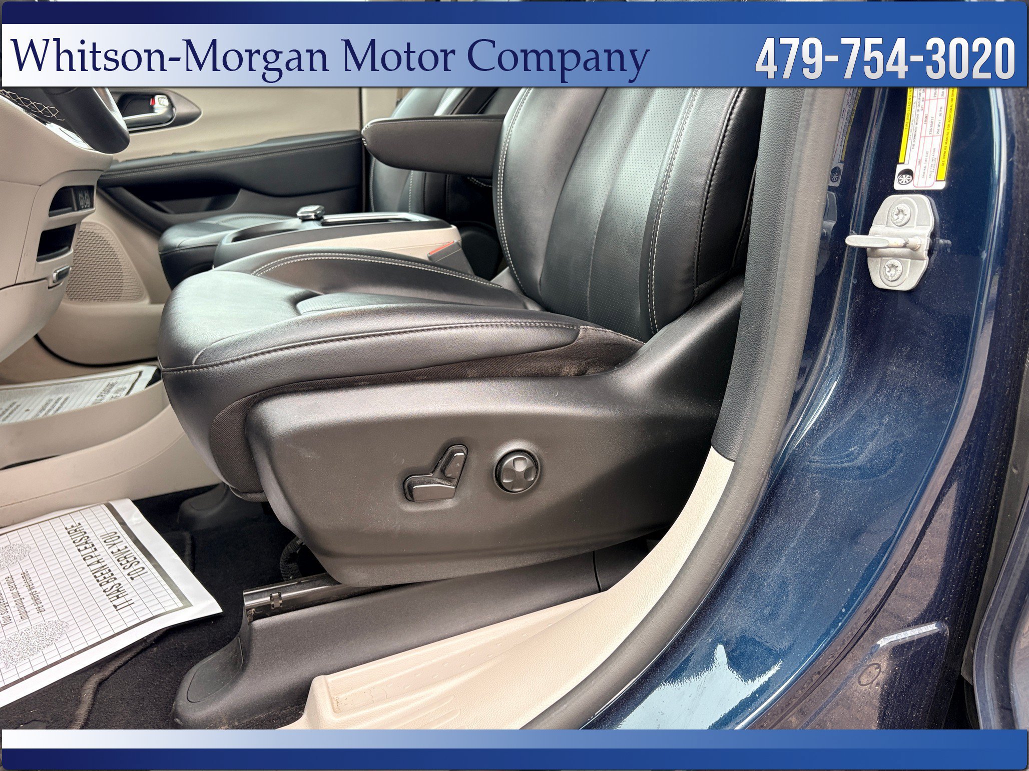 Used 2024 Chrysler Pacifica Touring-L FWD image 13