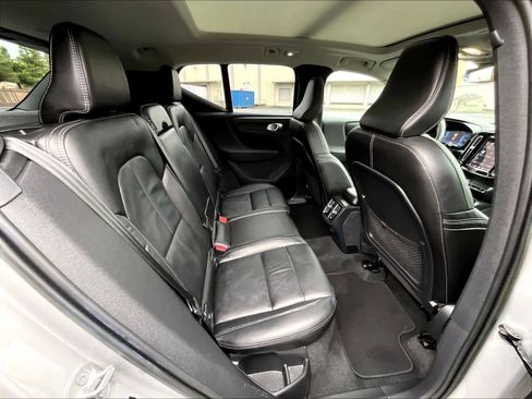 Used 2023 Volvo XC40 B5 Ultimate AWD/4WD image 30