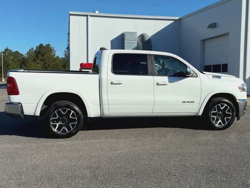 Used 2025 RAM 1500 Laramie AWD/4WD image 9