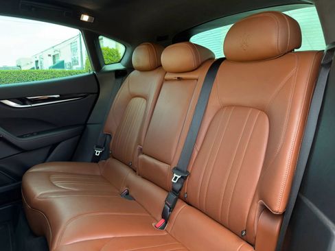 Used 2017 Maserati Levante AWD/4WD image 46