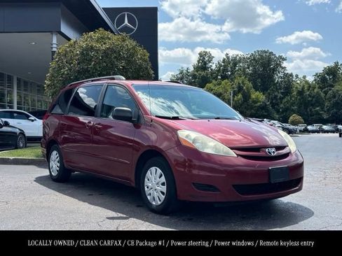 Used 2010 Toyota Sienna CE FWD image 1