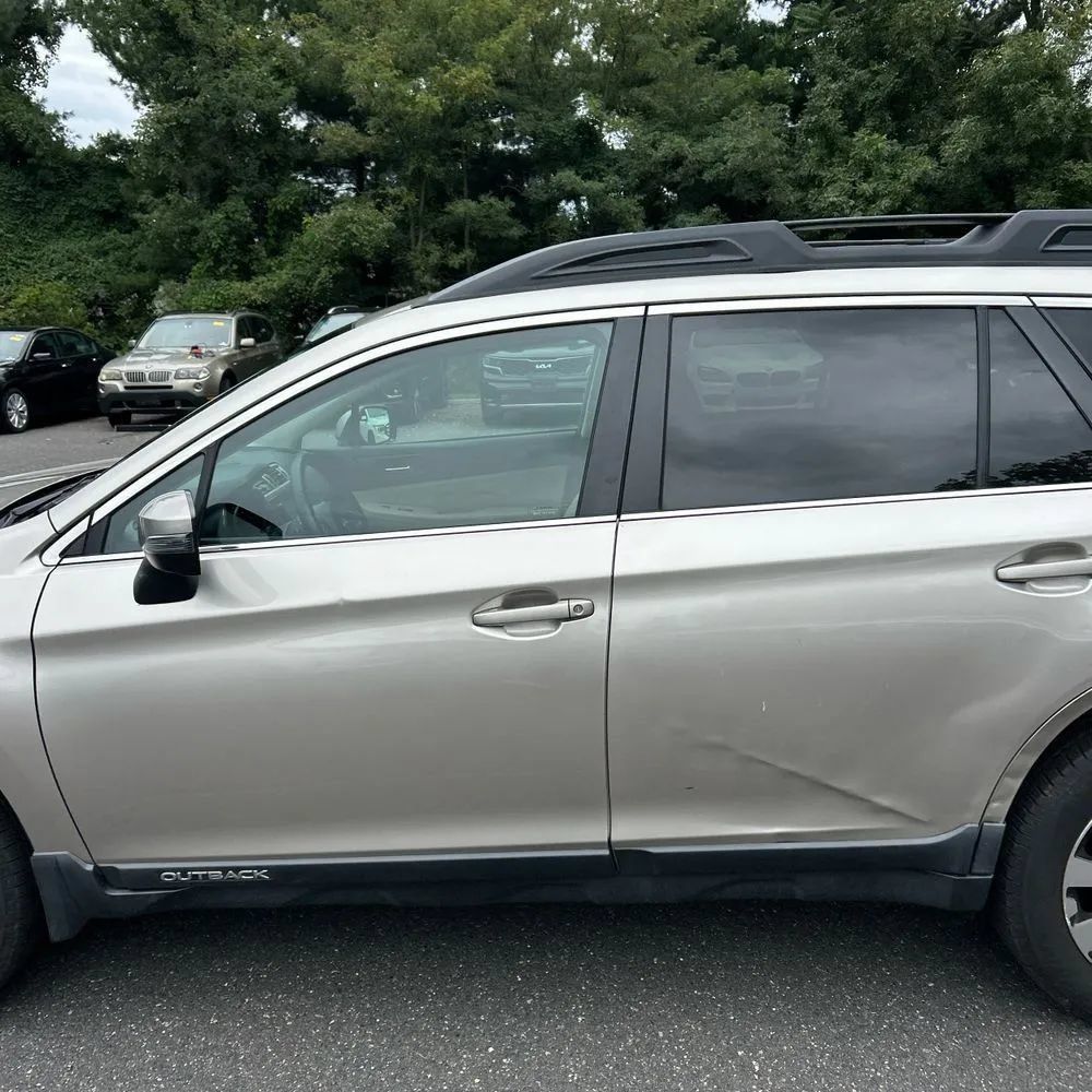 Used 2017 Subaru Outback 2.5i Limited AWD/4WD image 4