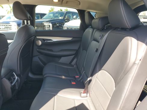Used 2022 INFINITI QX50 Essential image 14