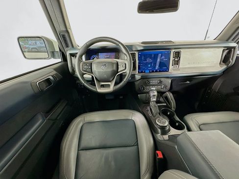 Used 2024 Ford Bronco Outer Banks AWD/4WD image 22