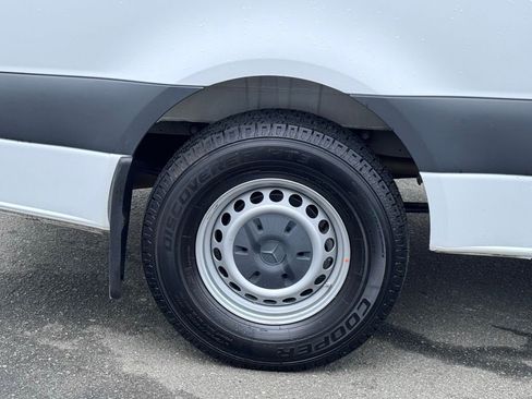 Used 2020 Mercedes-Benz Sprinter 2500 image 37