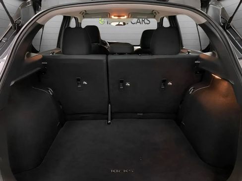 Used 2019 Nissan Kicks SV FWD image 12