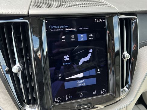 Used 2021 Volvo XC60 T5 Inscription w/ Protection Package FWD image 18