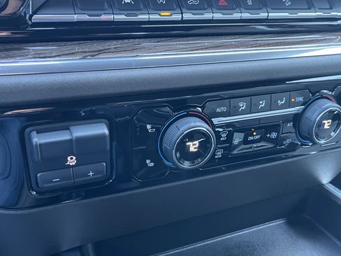 Used 2023 Chevrolet Silverado 1500 RST image 15