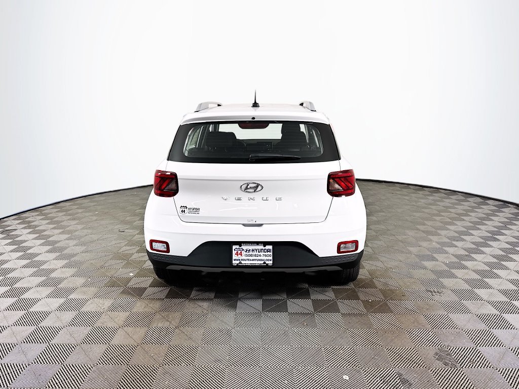 Used 2025 Hyundai Venue SEL FWD image 7