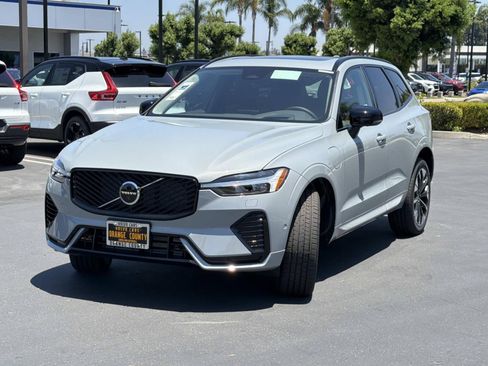New 2026 Volvo XC60 T8 Ultra w/ Climate Package AWD/4WD image 3
