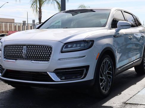 Used 2019 Lincoln Nautilus Reserve w/ Cargo Utility Package FWD image 2