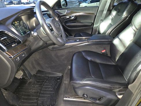Used 2018 Volvo XC90 T6 Momentum w/ Convenience Package image 33