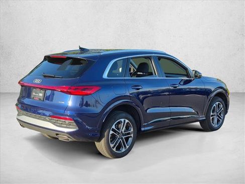 Certified 2025 Audi Q5 Premium w/ Convenience Package AWD/4WD image 5
