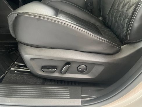 Used 2025 Nissan Rogue Platinum AWD/4WD image 53