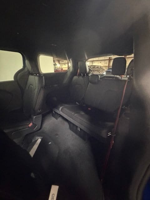 New 2027 Chrysler Pacifica Select AWD/4WD image 28