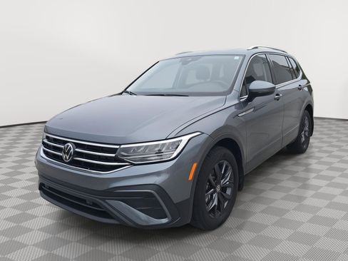 Certified 2024 Volkswagen Tiguan SE w/ Panoramic Sunroof Package AWD/4WD image 25