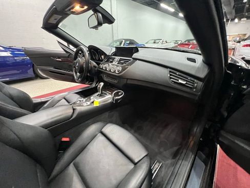 Used 2015 BMW Z4 sDrive35is image 32