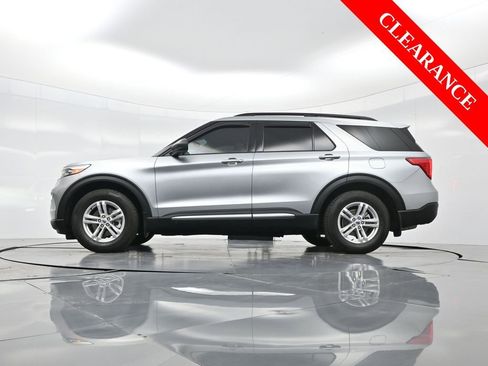 Used 2024 Ford Explorer XLT image 54