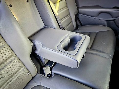 Used 2016 Kia Sorento EX image 36