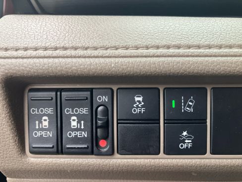 Used 2019 Honda Odyssey EX image 13