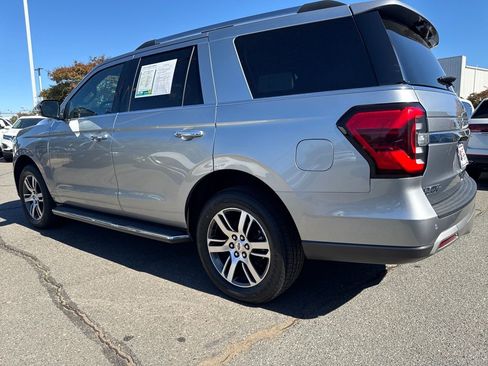 Used 2023 Ford Expedition Limited image 3