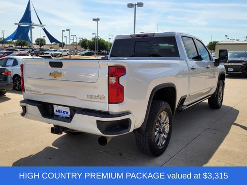 Used 2024 Chevrolet Silverado 2500 High Country w/ High Country Premium Package AWD/4WD image 4
