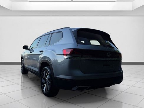Used 2024 Volkswagen Atlas SE AWD/4WD image 3