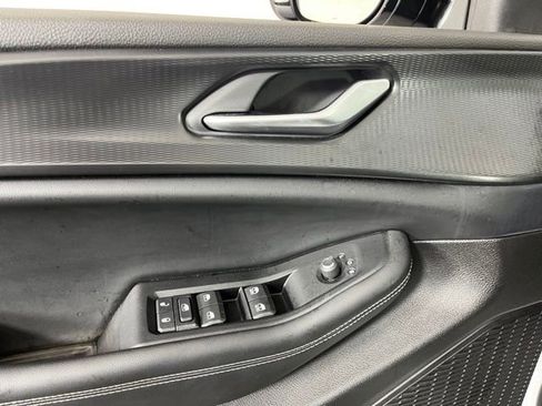 Used 2023 Jeep Grand Cherokee Altitude AWD/4WD image 13