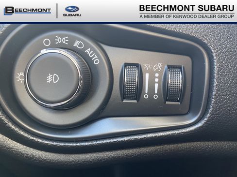 Used 2017 Jeep Renegade Altitude image 14