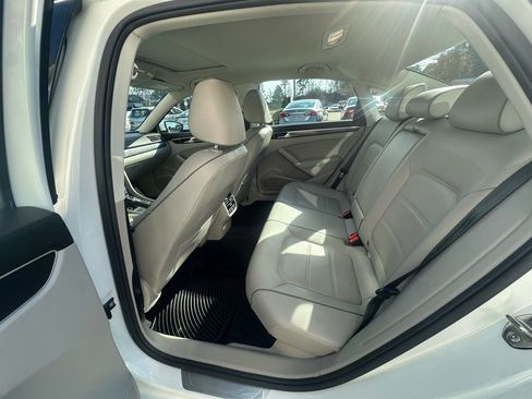 Used 2018 Volkswagen Passat 2.0T SE image 24