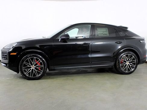 Certified 2026 Porsche Cayenne S AWD/4WD image 2