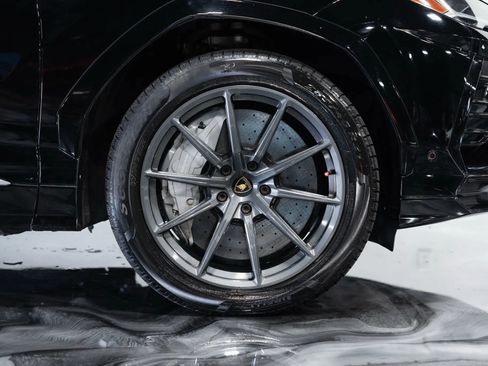 Used 2019 Lamborghini Urus image 27