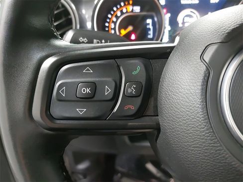 Used 2022 Jeep Gladiator Sport image 16