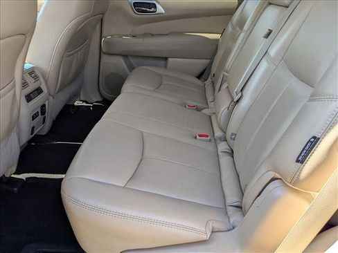 Used 2019 Nissan Pathfinder SL image 19