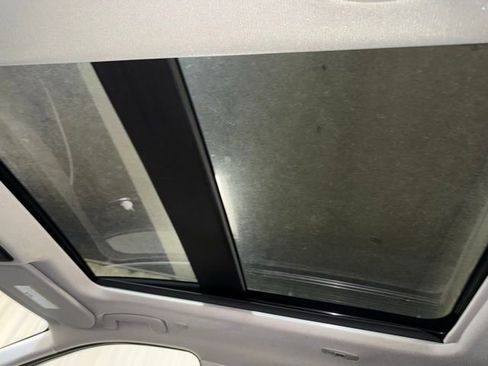 Used 2023 Nissan Rogue SL w/ SL Premium Package image 17