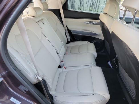 Certified 2023 Genesis GV70 2.5T w/ Advanced Package image 19