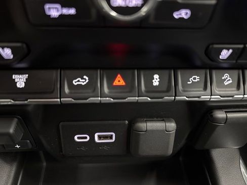 Used 2023 Chevrolet Silverado 2500 LTZ image 20