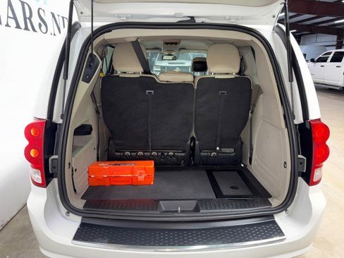 Used 2019 Dodge Grand Caravan SE w/ Power Convenience Group I image 31