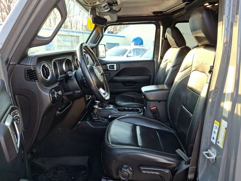 Used 2018 Jeep Wrangler Unlimited Sahara w/ Dual Top Group image 12