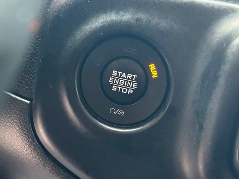 Used 2019 Jeep Wrangler Sport AWD/4WD image 38