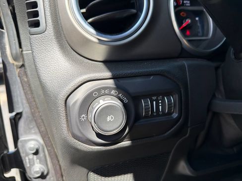 Used 2018 Jeep Wrangler Unlimited Rubicon AWD/4WD image 35