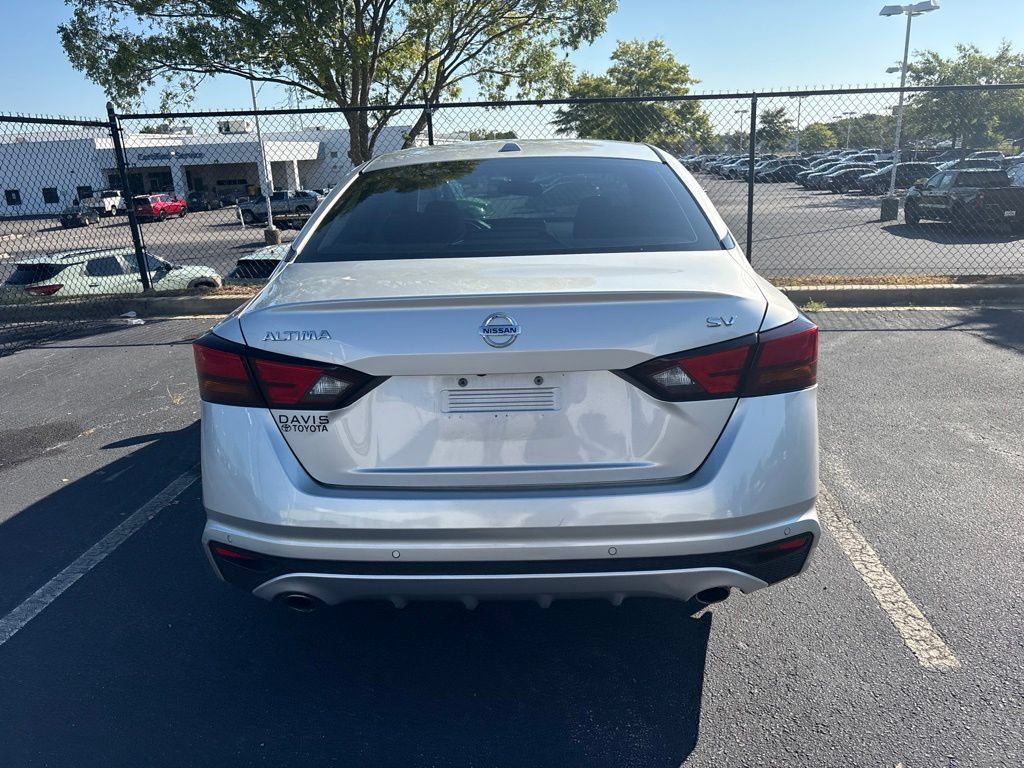 Used 2019 Nissan Altima 2.5 SV FWD image 4