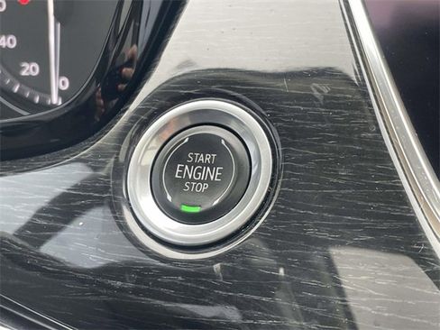 Used 2020 Cadillac XT6 Premium Luxury image 24