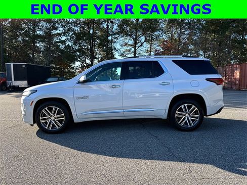 Used 2023 Chevrolet Traverse High Country image 4